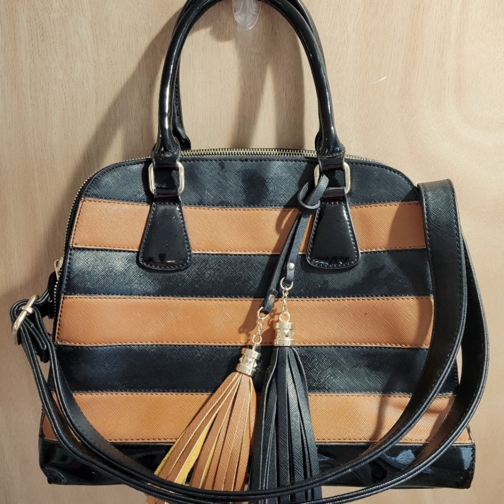 Boutique purse, black and tan